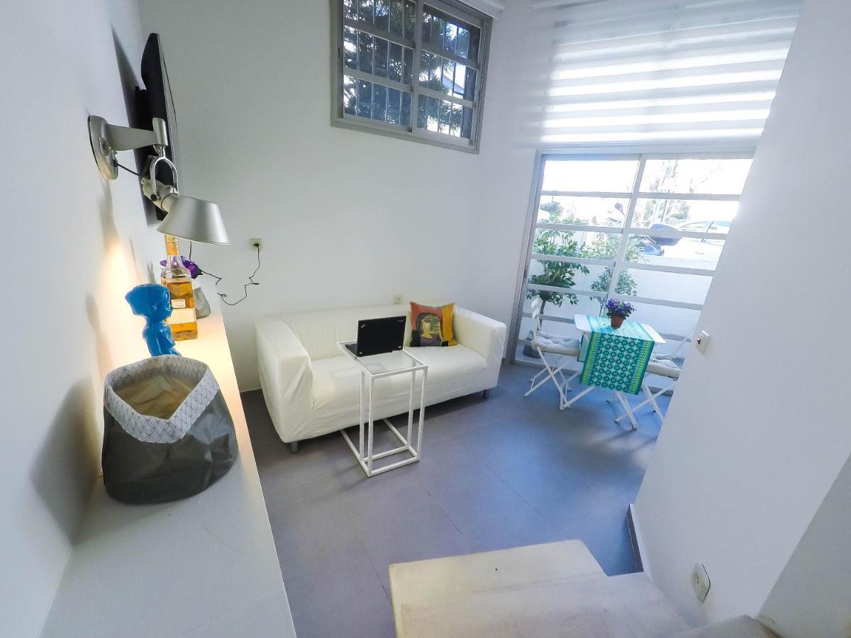Design Studio In The Heart Of The City With Balcony * Tel-Aviv